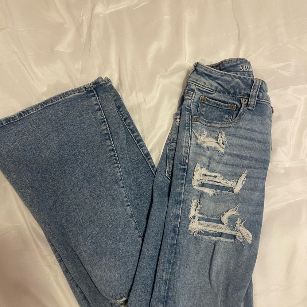 American Eagle Outfitters Light Blue Distressed Jeans